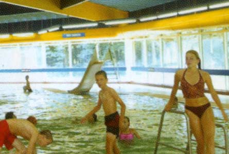 Viel Spa? im Schwimmbad